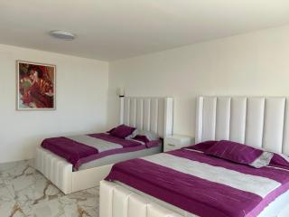 Mar de Calafia 1 - 2