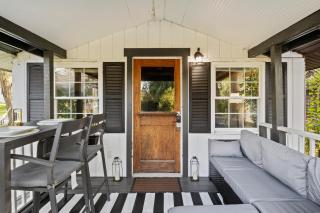 Beautiful Newly Renovated Home With King Bed & Lake Walkable - 9