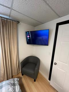 Cozy Escape in the City - 3