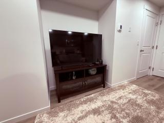 New & Modern Cozy Suite with Full Kitchen - 6