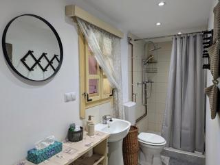 The Village Cottage - 8