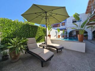 Tayau Bungalows B3 - 1