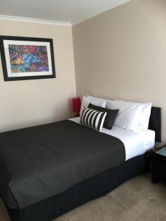 Avondel Motor Inn - 5