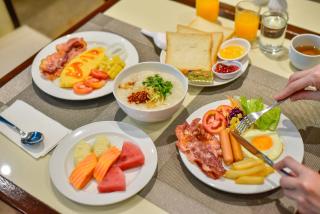 Pinnacle Lumpini Park Hotel - 3