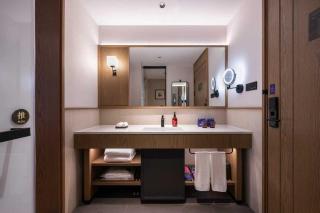 Manxin Hotel, a high-rise hotel offering river views from Jianghan Road Pedestrian Street, Wuhan - 4