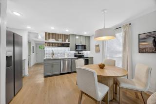 Walk to stadium! Cozy 2BR home - historic district - 5