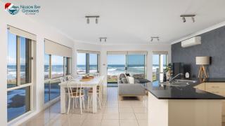 Hear the waves watch the whales Anna Bay - 0