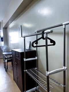 H Neat & Bright Studio - 6