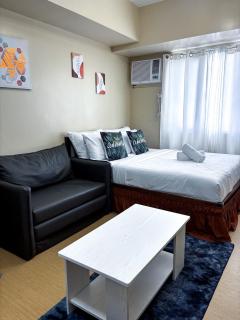 H Neat & Bright Studio - 5