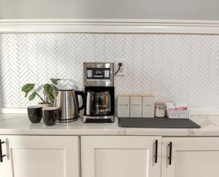 Spacious Home Downtown - Children's Hospital, Pets - 9