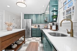 Renovated Cabin on 1 Acre in White Mountains - 9