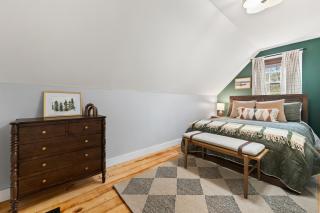 Renovated Cabin on 1 Acre in White Mountains - 5