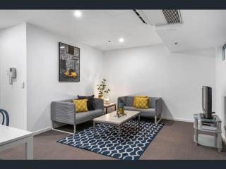 Adelaide central living! - 3