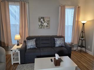 Relaxing Downtown 1 Bed, Dog Friendly Apartment with Deck, Dog Exercise Area - 3