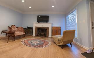 Sleeps 8 people near Vancouver waterfront and PDX - 5