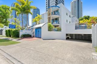 Surfers Beach Resort Coastal Charm Light n Bright - 5