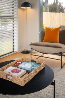 Sunny Hillside Haven - Walk To Town & Breakfast! - 3