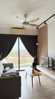 Emporis Kota Damansara Happy Comfort Stay - 0