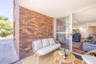 Gretel Lodge 3, 1 Gretel Cl - Between Beaches with air con, linen and Wi-Fi - 8