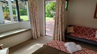 Doonside Private Cottage at Grossi Point Reserve - 2