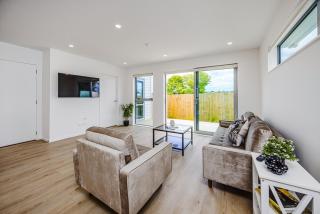 Brand new and central - 2