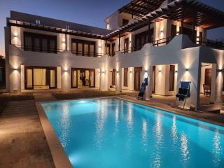 Tiwi Beachfront Family Villa - 6