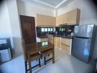 White house in the city - 9