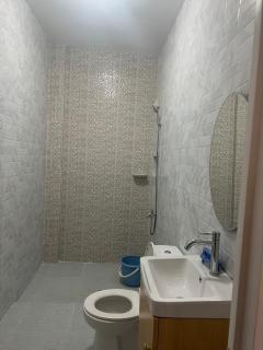 White house in the city - 8