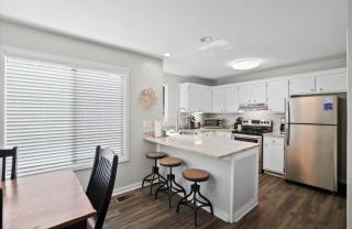 Boutique Coastal Retreat - 5