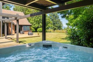 Wainui - Rural with Lake Views Spa & Tennis Court - 6