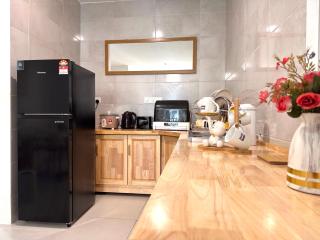 N13-05 MetroCity Square Condominium - 3R2B - 8 Pax - 7