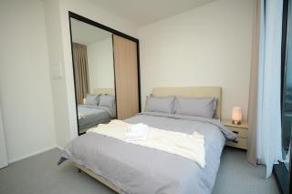 VTA Chic 2BR Urban Retreat in Adelaide CBD - 2