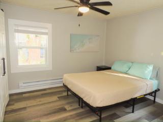 2 bed 2 bath Maplewood Stunning Home - 6