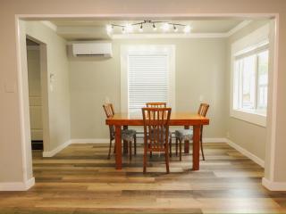 2 bed 2 bath Maplewood Stunning Home - 4