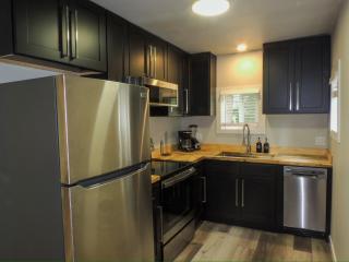 2 bed 2 bath Maplewood Stunning Home - 1