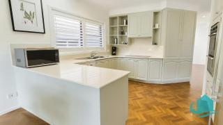 Village Bay Lake house family Lake House with Spa - 6