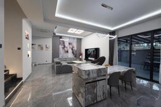 Marble Haven Villa JB KARAOKE 14PAX by Our Stay - 1