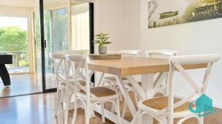 Village Bay Lake house family Lake House with Spa - 5