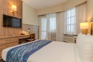 Comfort Inn & Suites - 5