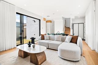 Brand-New 3-Bed Townhouse in Pascoe Vale - 0