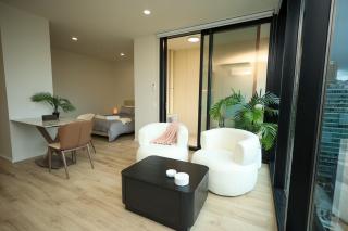 VTA Contemporary Apartment with City Views - 0