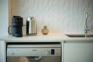 VTA Contemporary Apartment with City Views - 7