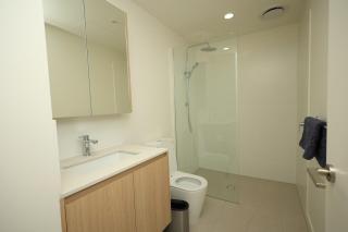 VTA Contemporary Apartment with City Views - 2