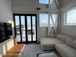 Straddie House Niseko - 4