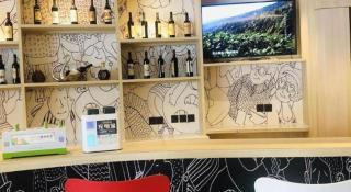 ibis Chengdu East Railway Station Hotel - 1