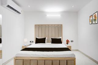 Townhouse Sector 49 Gurugram Formerly Hotel P66 - Gurgaon - 3