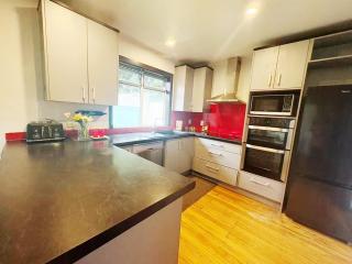 Peaceful Home Near Gardens, University & Downtown - 7