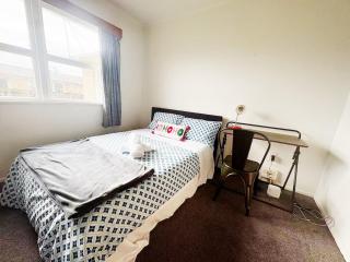 Peaceful Home Near Gardens, University & Downtown - 6