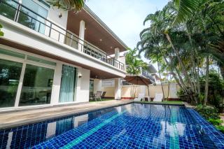 Pattaya Private 4-Bedrooms, 5-Bathrooms Pool Villa - 9