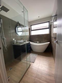 Modern Beach Escape 4BR Walk to Beach - McCrae - 1